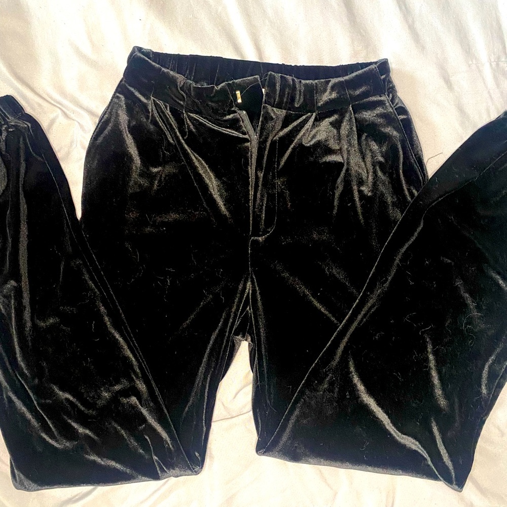 Black Velvet Leggings 🖤